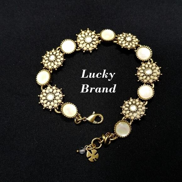 Lucky Brand Gold Tone Bracelet Mother of Pearl Flowers Vintage Boho 7.75" - Picture 1 of 7